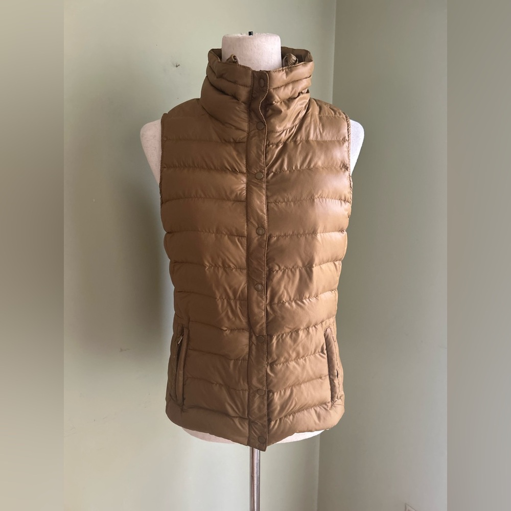 Gap down puffer vest. Deep mustard yellow size S. Great shape!